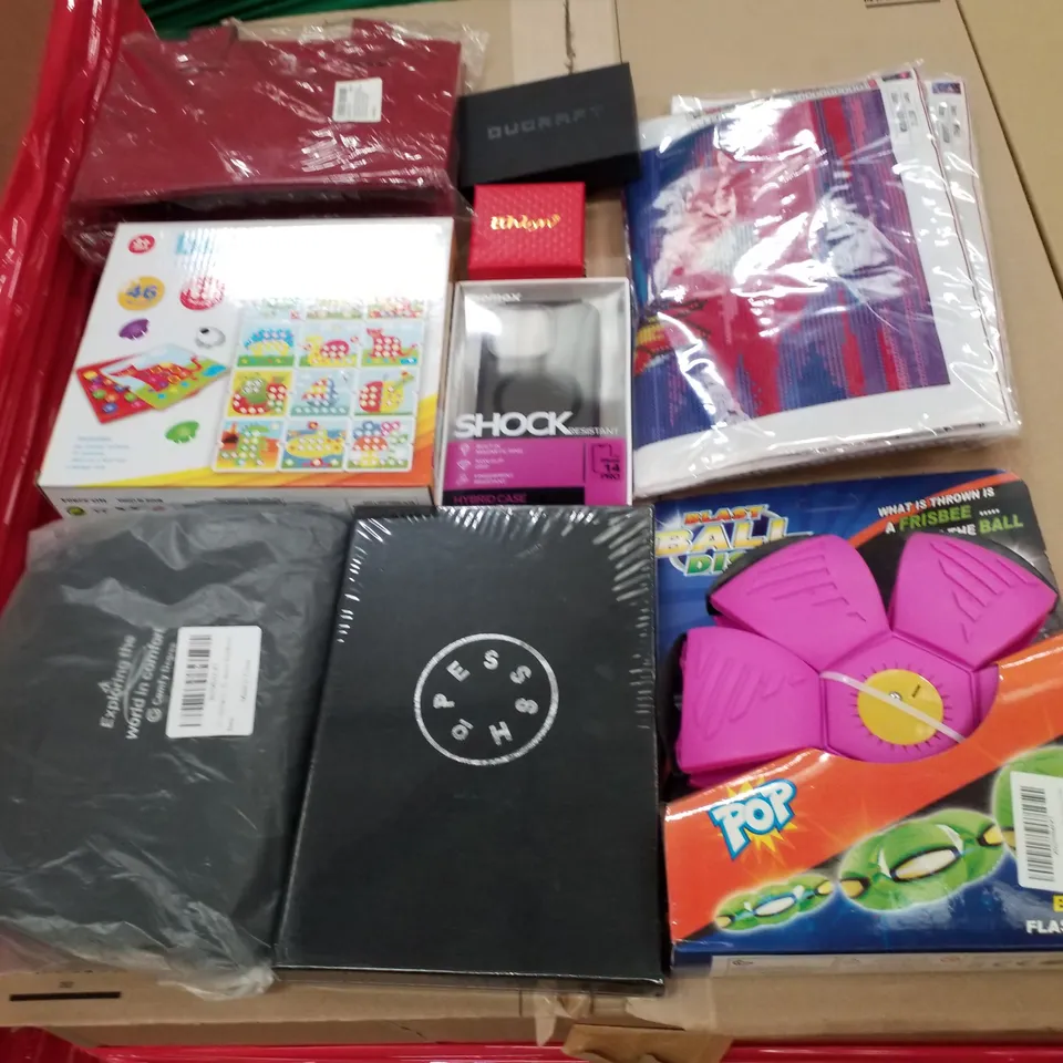 PALLET OF 6 BOXES CONTAINING ASSORTED PRODUCTS INCLUDING BALL/DISK TOY, PHONE CASE, CARD HOLDER, GLASS DIPPED PENS, KIDS TOYS, DIAMOND PAINTING KIT