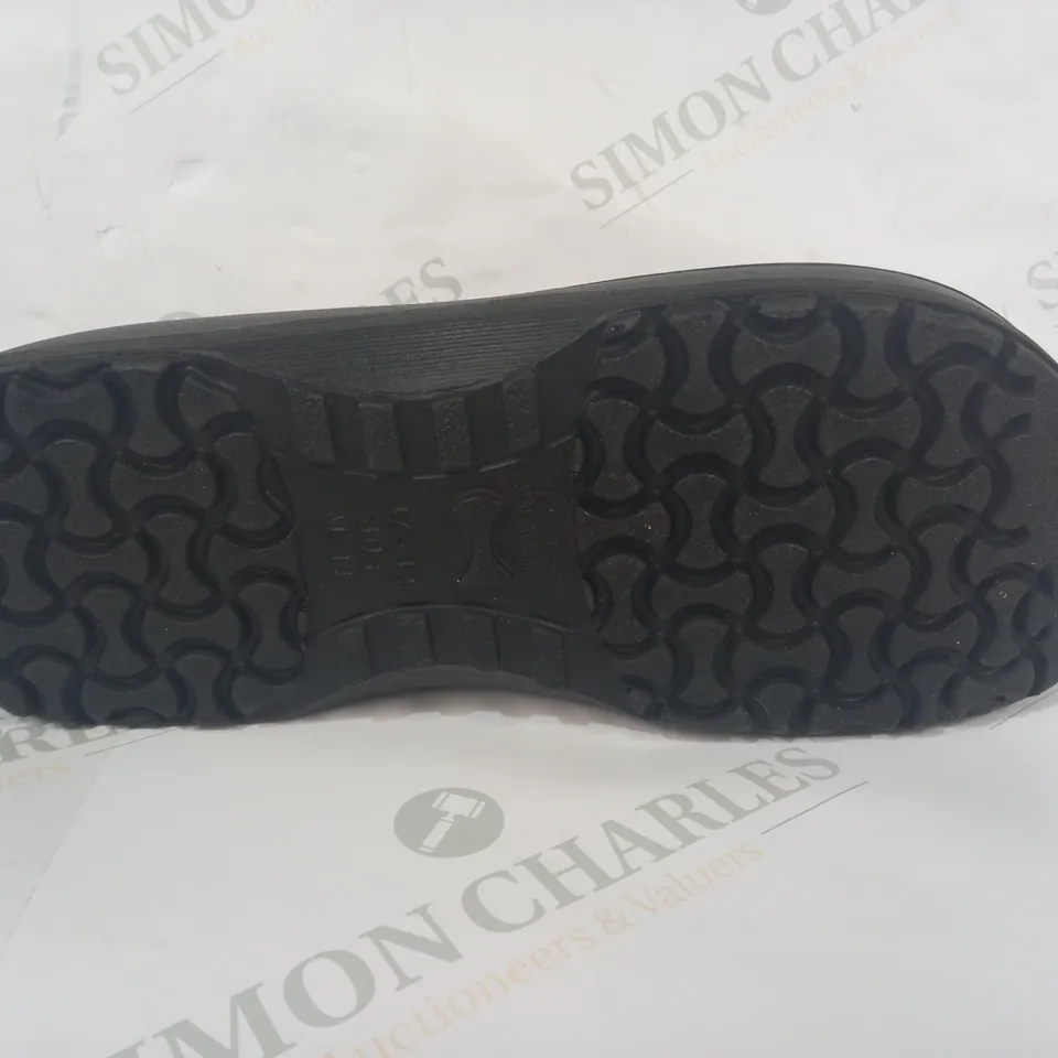 BOXED PAIR OF BIRKENSTOCK SUPER-BIRKI SLIP-ON SHOES IN BLACK UK SIZE 11.5