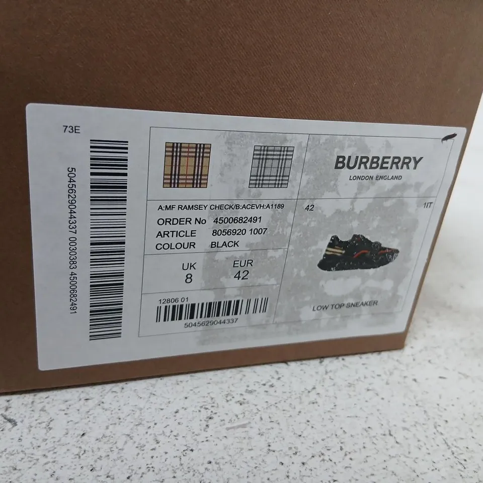 BURBERRY LOW TOP SNEAKER – BLACK, UK 8 (EUR 42)