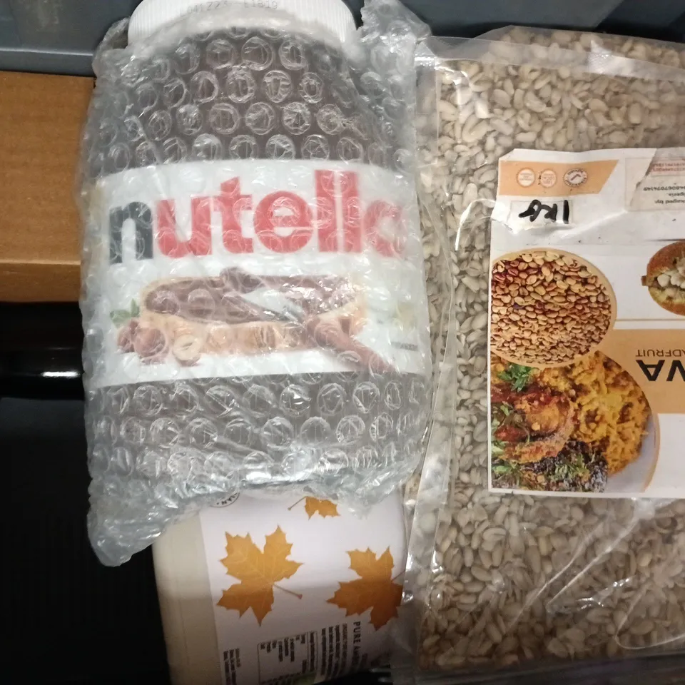 APPROXIMATELY 10 ASSORTED FOOD AND DRINK ITEMS TO INCLUDE KENCO, THE FAST 800, ETC