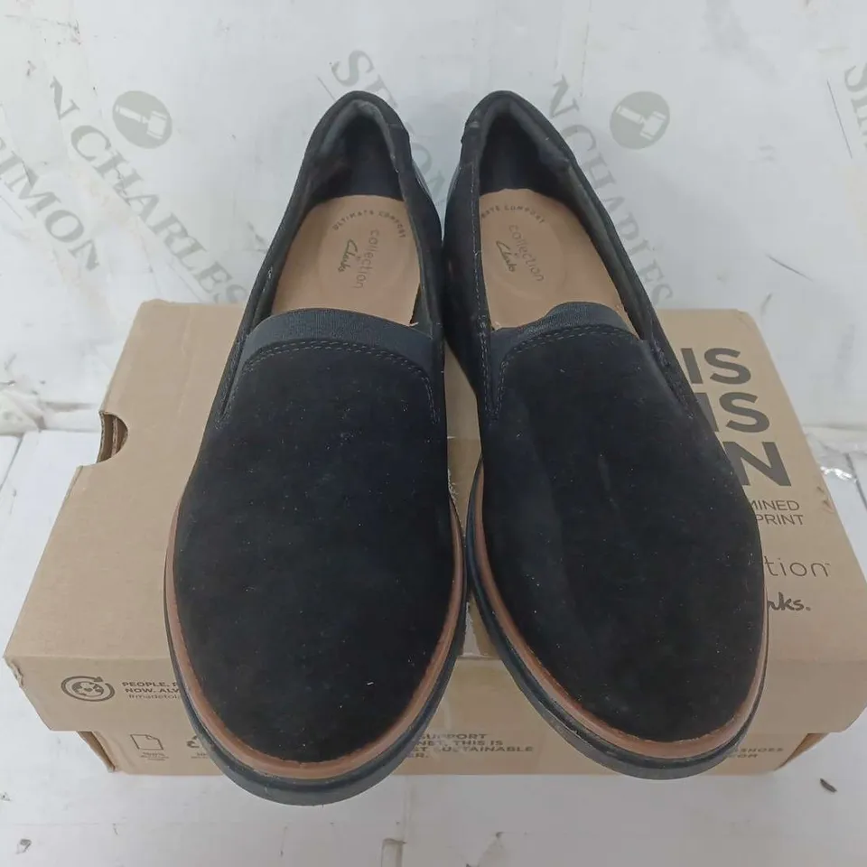 PAIR OF CLARKS DOLLY WIDE LOAFERS BLACK SUEDE SIZE 4