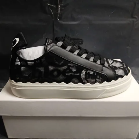 BOXED PAIR OF CHLOΓ LAUREN SNEAKER FLAT β WOMEN'S SNEAKERS, UK SIZE 6