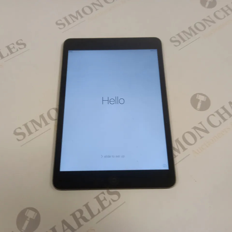 UNBOXED APPLE IPAD TABLET IN SILVER - A1432