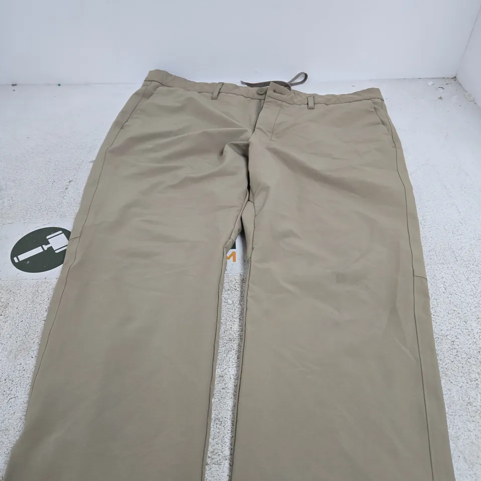 HUGO BOSS MEN'S BEIGE TROUSERS – UK 58