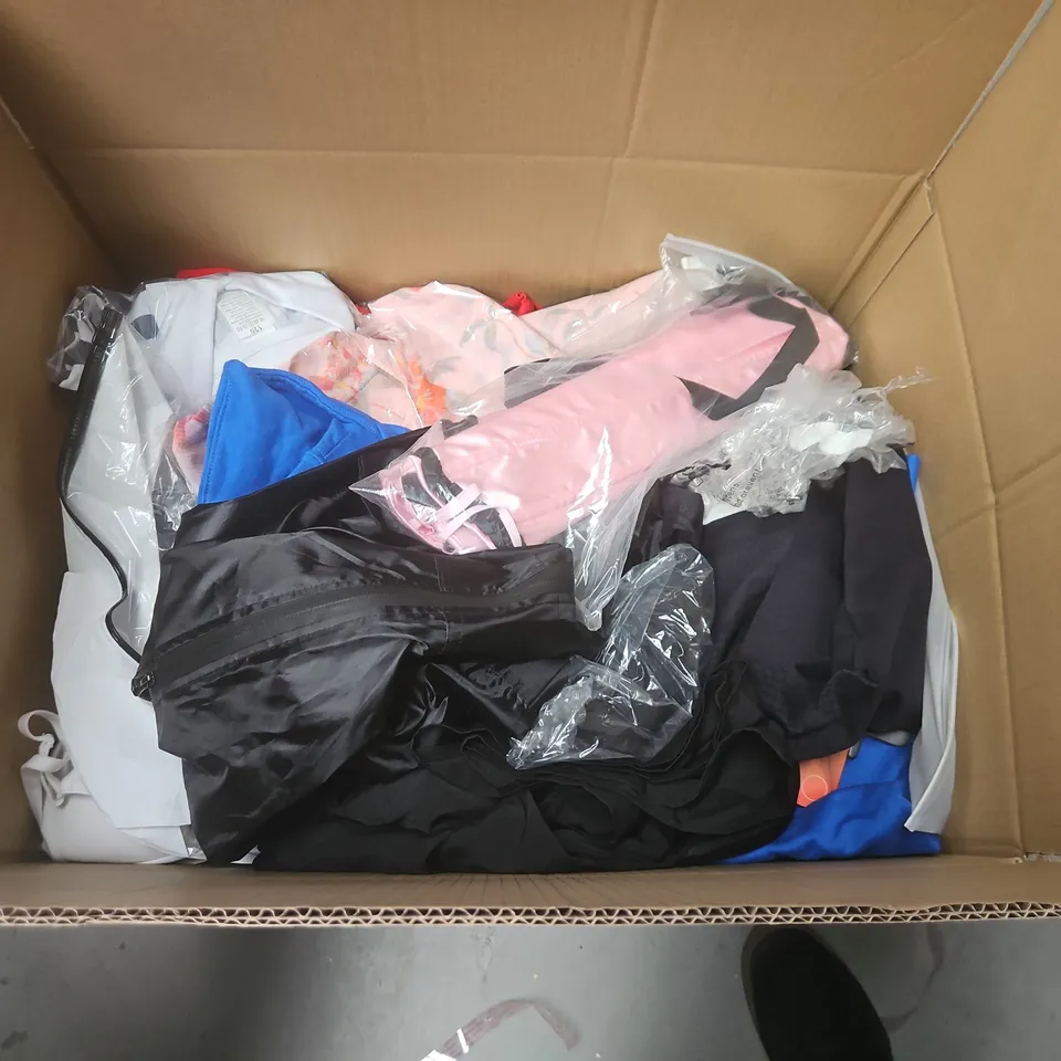 LARGE QUANTITY OF ASSORTED CLOTHING ITEMS TO INCLUDE M&S AND ASOS IN VARIOUS SIZES