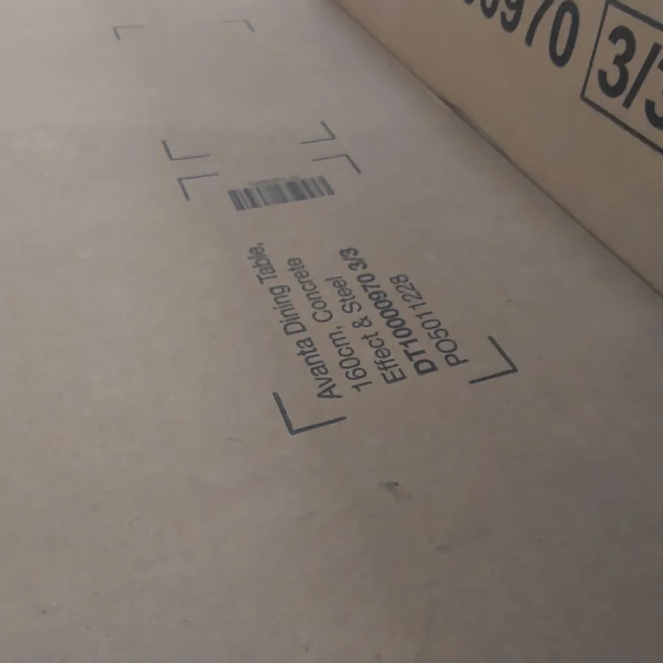 PALLET CONTAINING A LARGE QUANTITY OF DINING TABLE PARTS