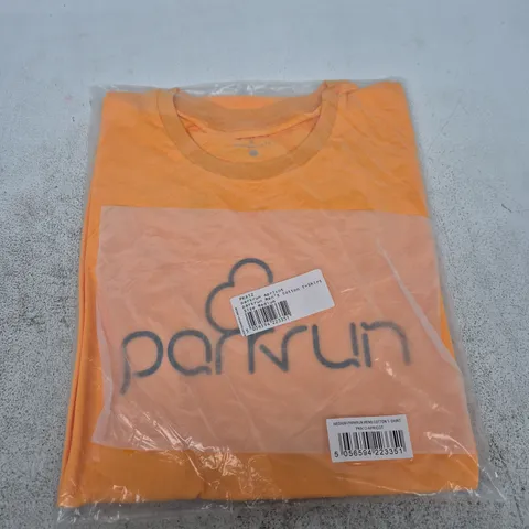 PARKRUN APRICOT MEN'S COTTON T‑SHIRT – MEDIUM
