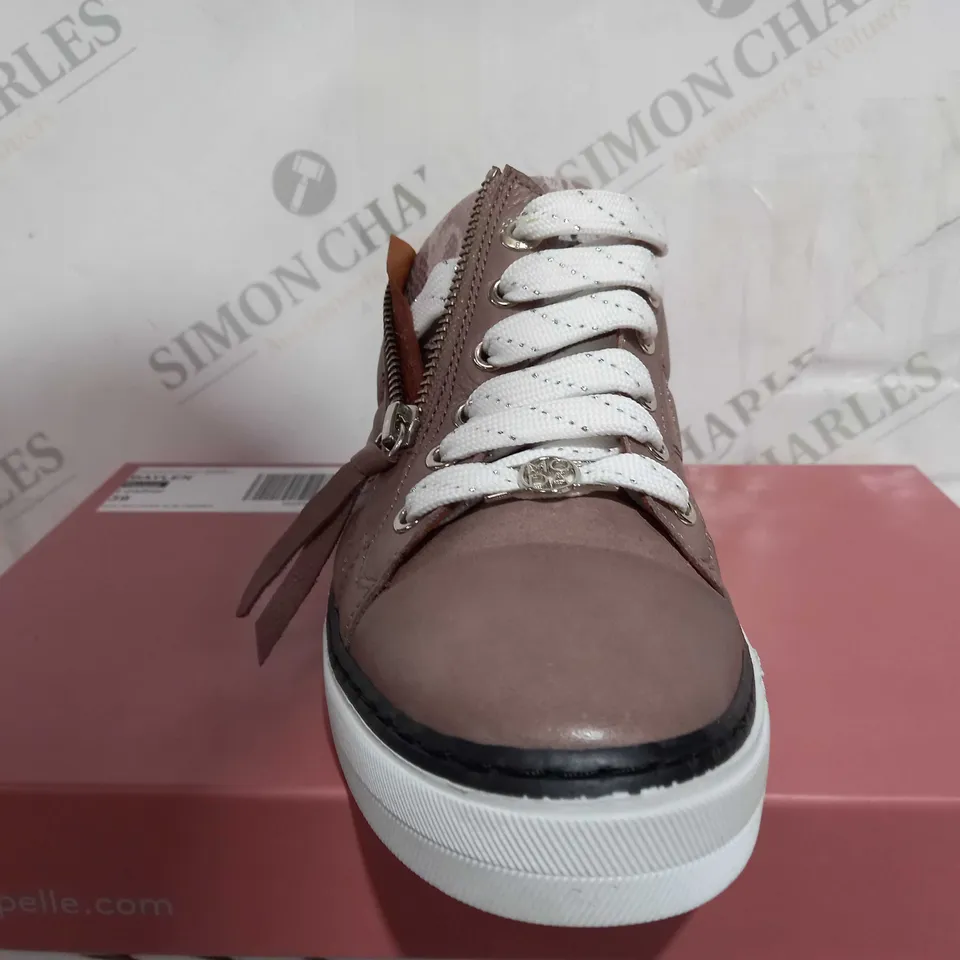 BOXED MODA IN PELLE BAYLEN LEATHER TRAINERS IN TAUPE SIZE 6