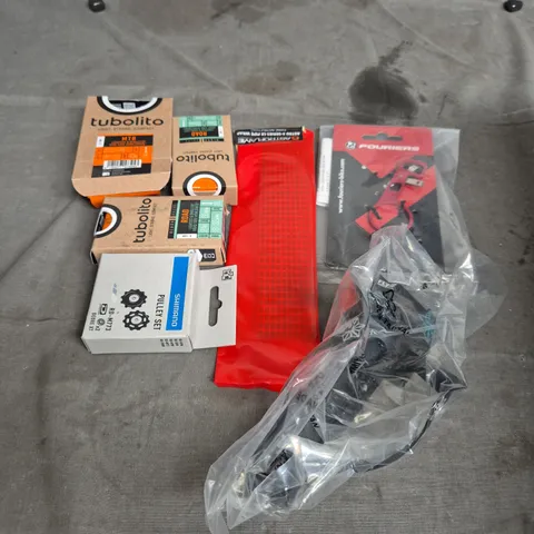TOTE OF APPROXIMATELY. 15 ASSORTED CAR ITEMS TO INCLUDE PULLEY SETS , BLACK VALVES AND BIKE ACCESSORIES