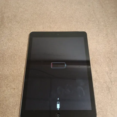 APPLE IPAD AIR CELLULAR - 9.7" SCREEN - SPACE GREY