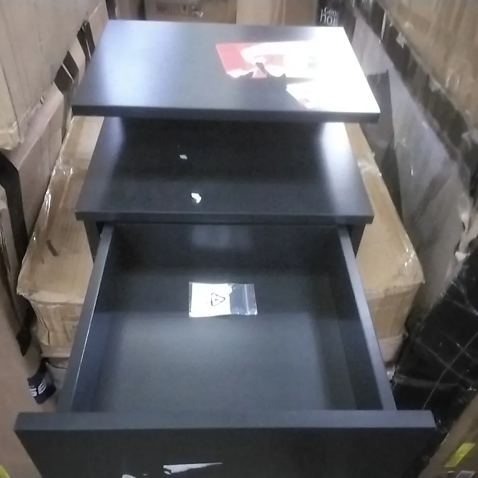 CLIFFSAGE BEDSIDE TABLE WITH DRAWER IN BLACK (1 ITEM)