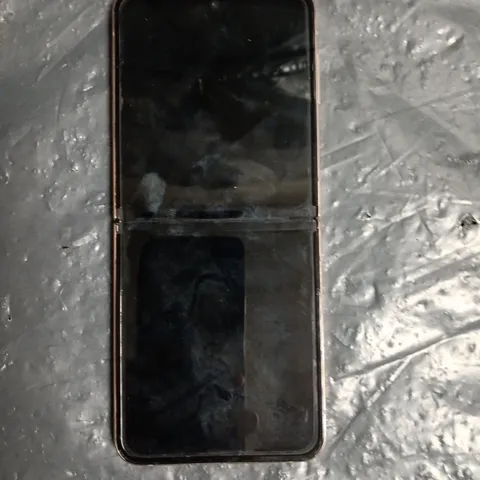 SAMSUNG GALAXY FLIP SMARTPHONE 