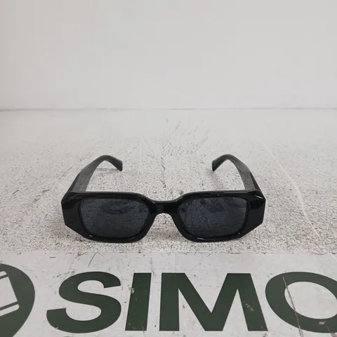 PRADA MILANO SUNGLASSES β BLACK RECTANGULAR FRAME
