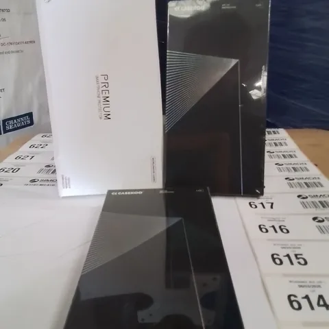 PALLET CONTAINING A LARGE QUANTITY OF PHONE CASES,SCREEN PROTECTORS 