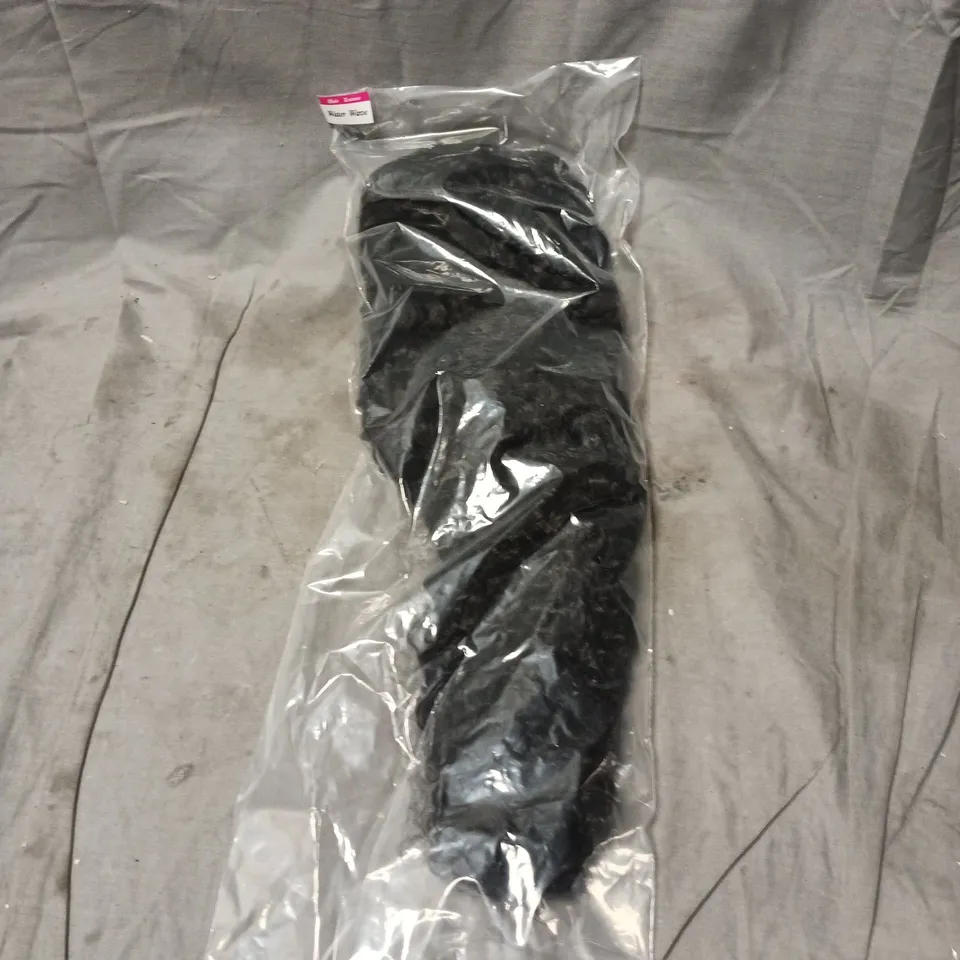 ISEE HAIR WIG AND ACCESSORIES IN GIFT BOX, HAIR TEXTURE WATER WAVE