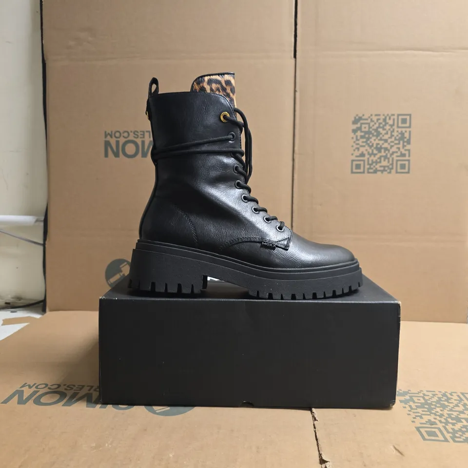 BOXED PAIR OF MEXX PRETTY KETO ANKLE BOOTS IN BLACK/ANIMAL PRINT SIZE UK 5