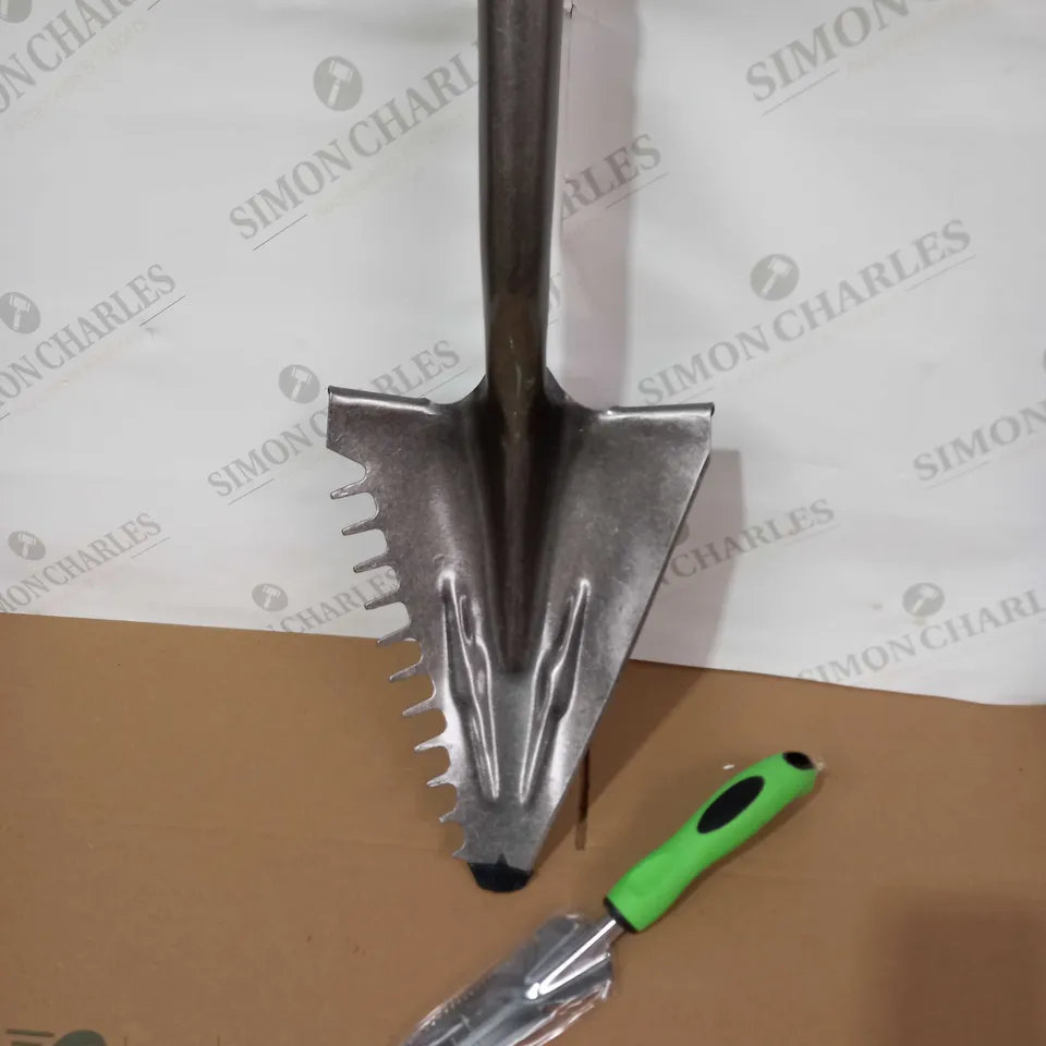 DIRT BUDDY - THE GARDEN SUPER TOOL - GREEN