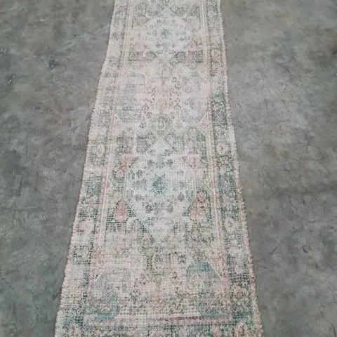 QUALITY DESIGNER AREA RUG - APPROXIMATELY 230X60CM