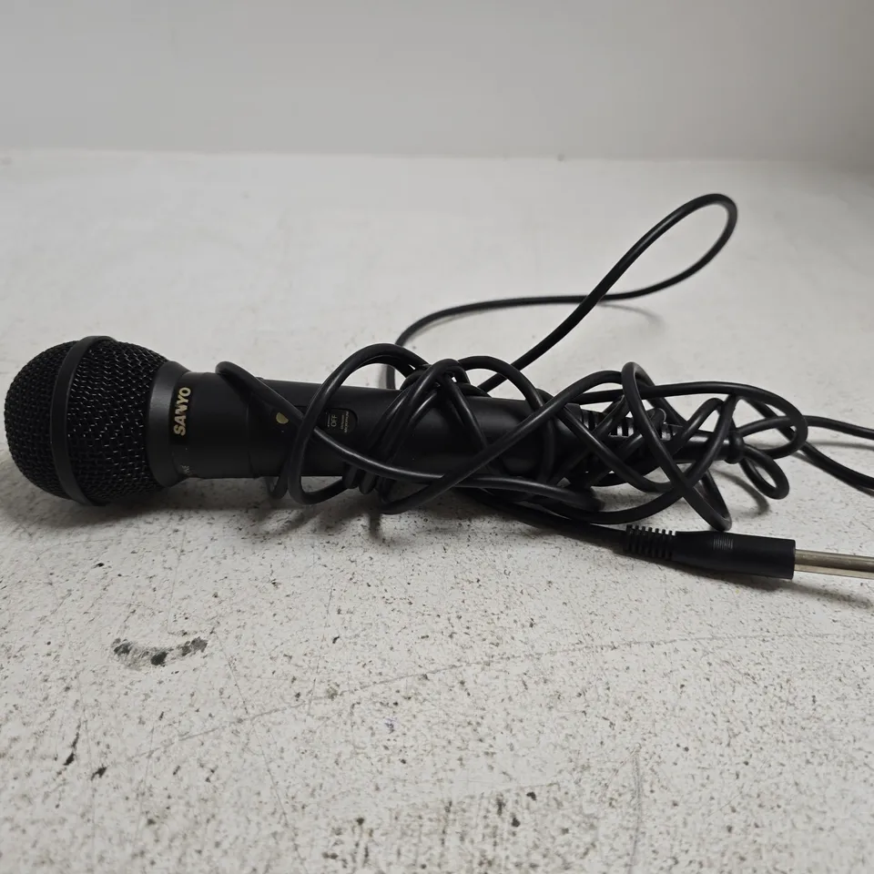 SANYO MP202 HANDHELD WIRED MICROPHONE