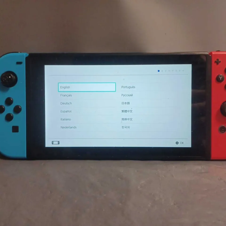 NINTENDO SWITCH GAMING CONSOLE HAC-001