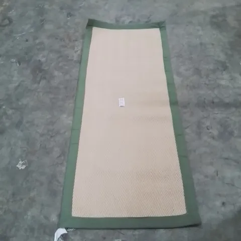 QUALITY DESIGNER AREA RUG - APPROXIMATELY 150X60CM