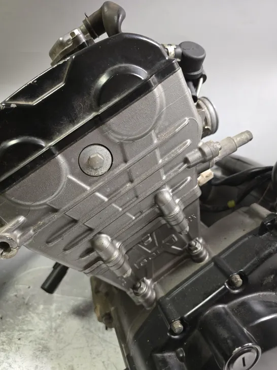 Lot 5021: SUZUKI ENGINE FOR MOTOBIKE - MODEL UNSPECIFIED - COLLECTION ...