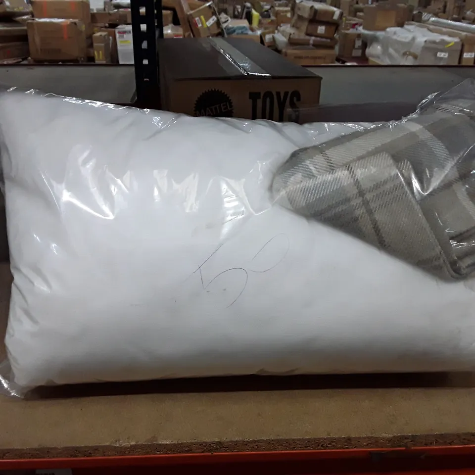 GRIGGS SQUARE THROW CUSHION WITH FILLING