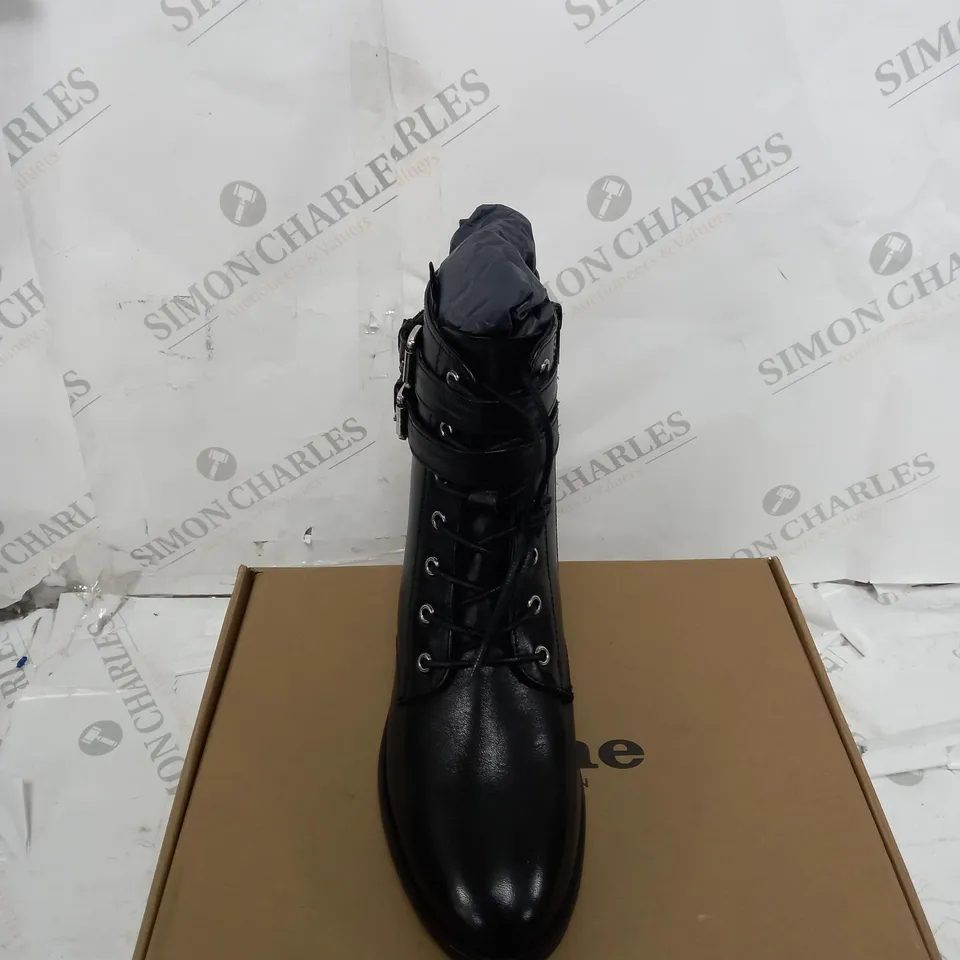BOXED PAIR OF DUNE PAXAN BOOT BLACK LEATHER SIZE 6 