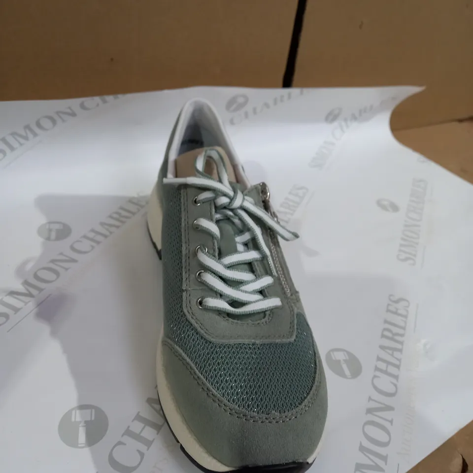 RIEKER MINT TRAINERS SIZE 6