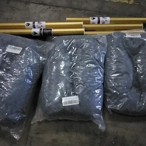 PALLET OF ASSORTED ITEMS INCLUDING PET BEDS & A1 WORLD MAP POSTERS