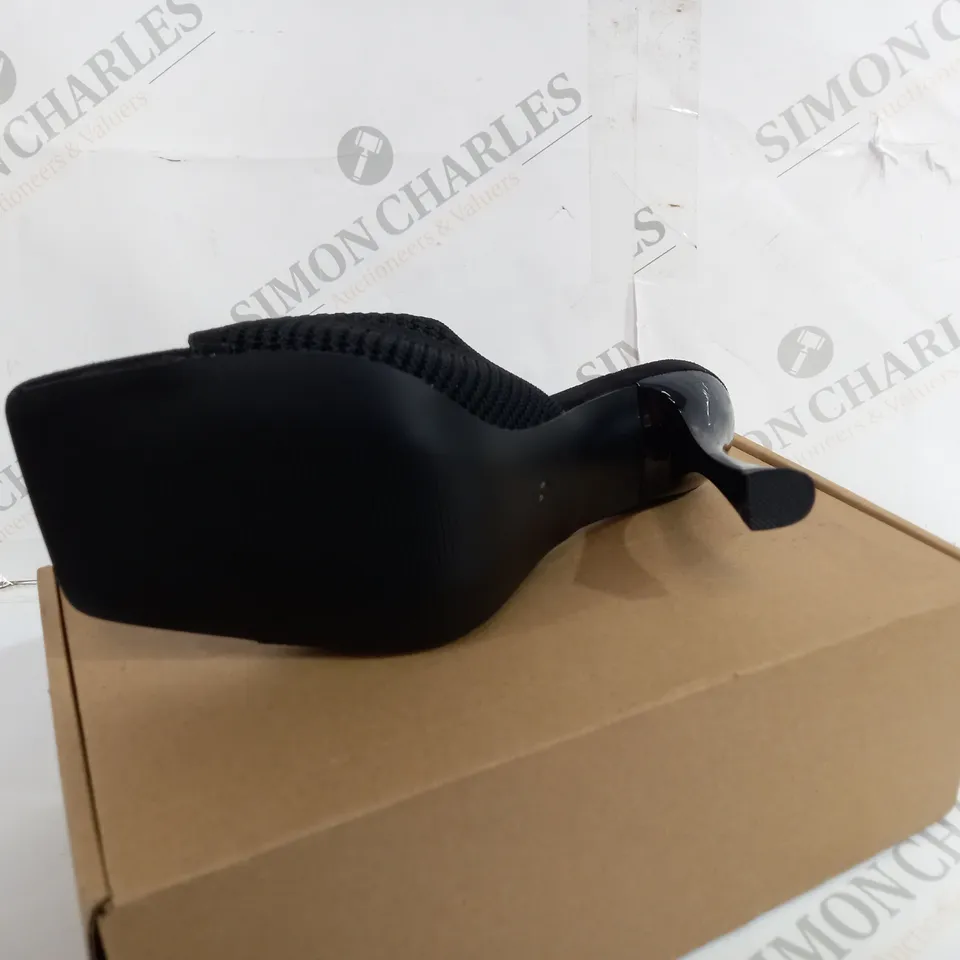 BOXED PAIR OF CUCCOO SIZE 38 BLACK HEELS 