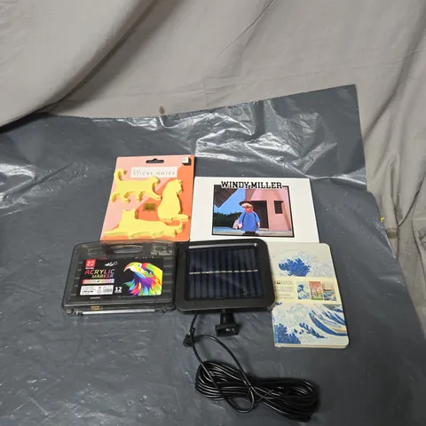 APPROXIMATELY 20 ASSORTED ITEMS TO INCLUDE CLANGERS GREETINGS CARDS, CAT STICKY NOTES, SOLAR SENSOR, SET OF 3 MINI NOTEBOOKS JAPANESE ETC