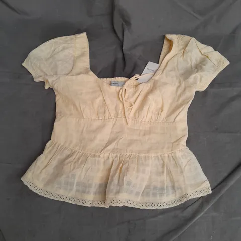 HOLLISTER PUFF SLEEVE TOP IN YELLOW SIZE S