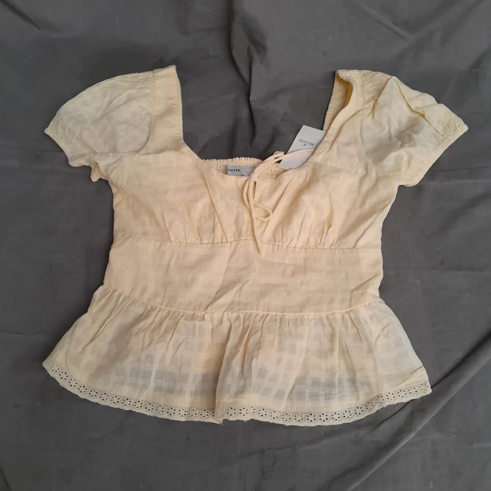 HOLLISTER PUFF SLEEVE TOP IN YELLOW SIZE S