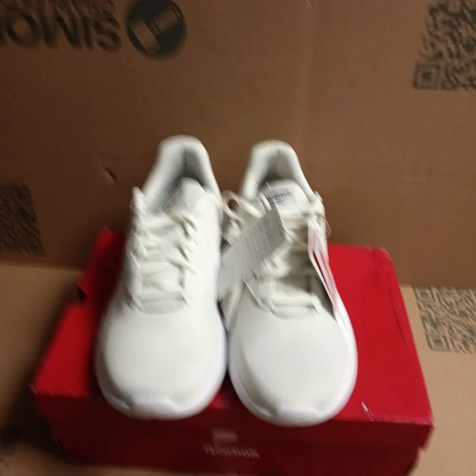 BOXED PAIR OF REEBOK WHITE TRAINERS - UK SIZE 6