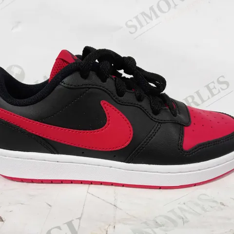 BOXED PAIR OF NIKE TRAINERS IN BLACK/RED UK SIZE 4