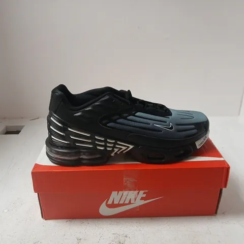 NIKE TUNED AIR MAX PLUS UK 7.5