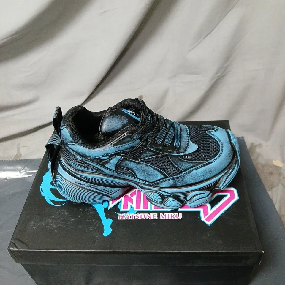 KOI HATSUNE MIKE MEGA CHUNKY TRAINER BLACK BOXED UK SIZE 3 (US SIZE 5)