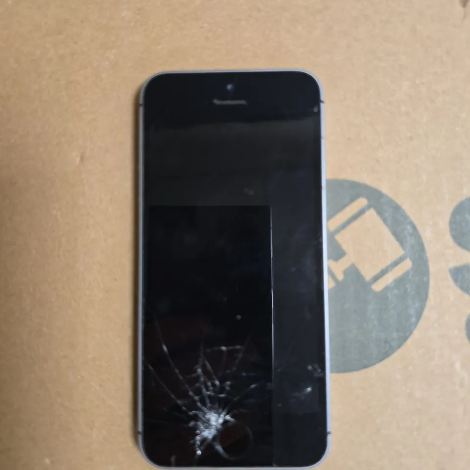 APPLE IPHONE SE SMARTPHONE 