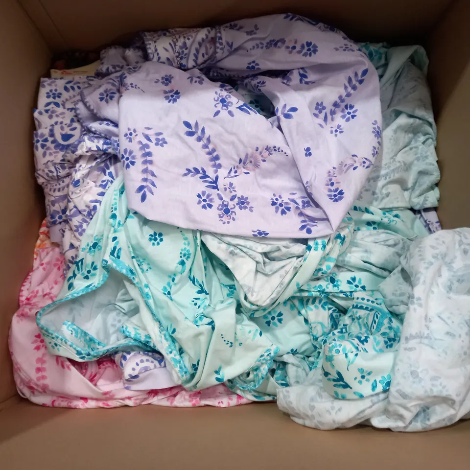 BOX OF APPROX 15 ASSORTED CLOTHING ITEMS TO INCLUDE - WOMENS CONTROL - CAROLE HOCHMAN - JULIEN MACDONALD