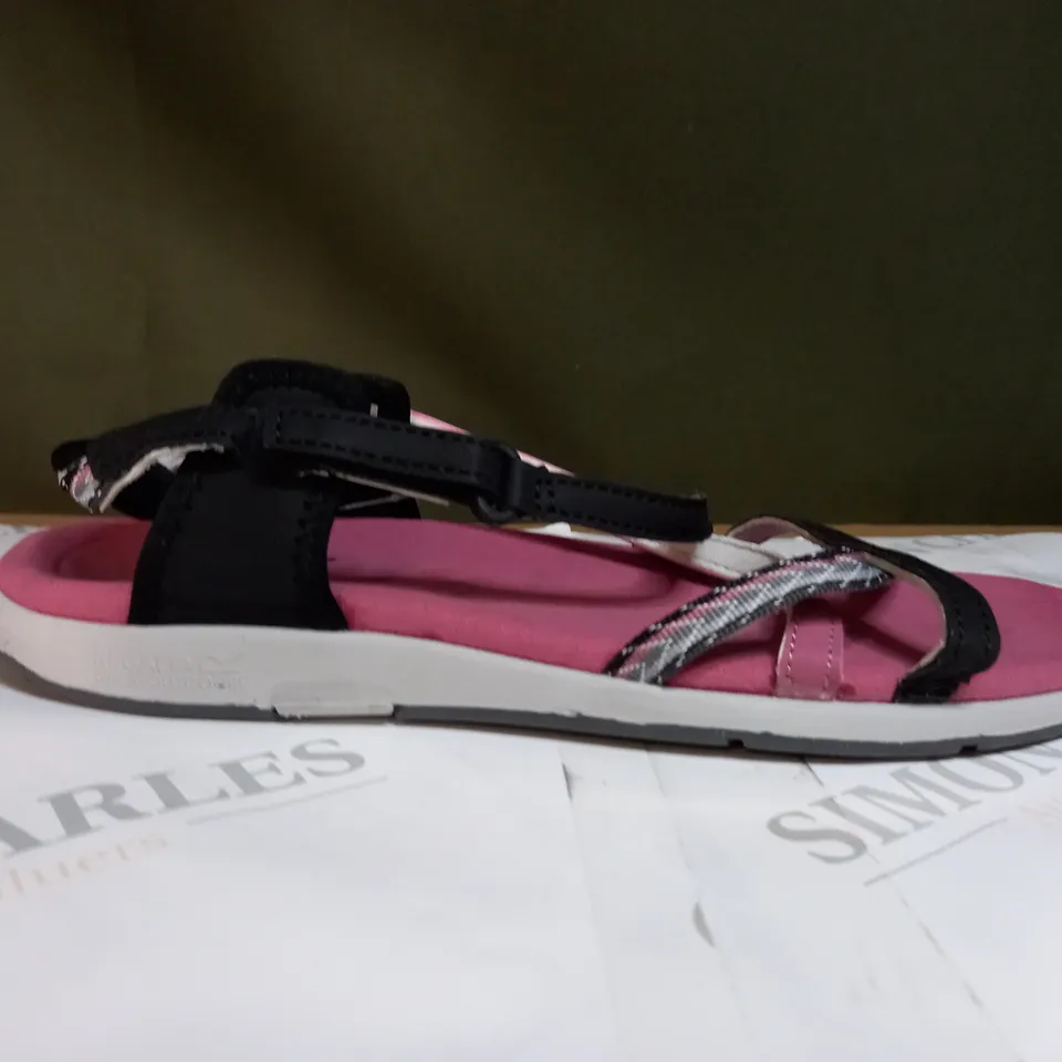 REGATTA LADY SANTA ROMA SANDALS SIZE 7