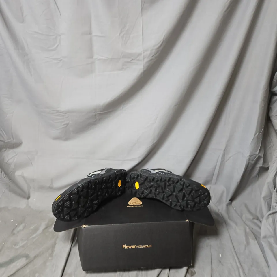 FLOWER MOUNTAIN TRAIL SHOES – SUEDE & NYLON, BLACK/GRAY, UK 7 (EU 41)