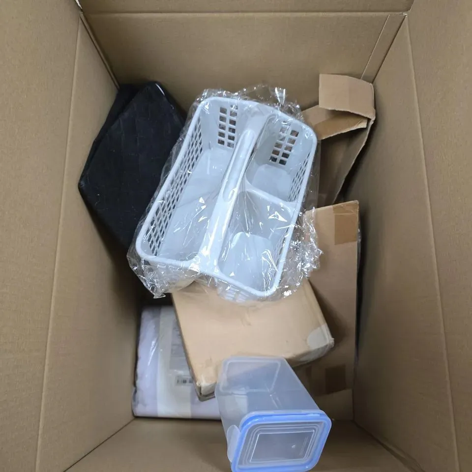 BOXED MIXED ITEMS: METAL MOUNTING RAIL/PARTS, PLASTIC BASKET, SPORTS BAG