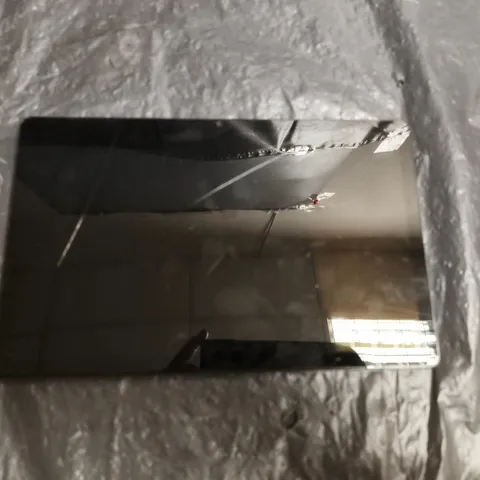 LENOVO TABLET β SILVER BACK, DOLBY ATMOS BRANDING