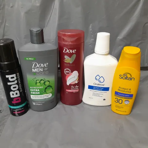 APPROXIMATELY 20 ASSORTED COSMETICS PRODUCTS TO INCLUDE - DOVE MEN BODY WASH - SOLTAN SUN CARE LOTION SPF 30- B BOLD SUPER MOUSSE - ETC