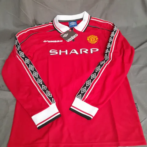 UMBRO LONG SLEEVE FOOTBALL SHIRT IN RED SIZE XL