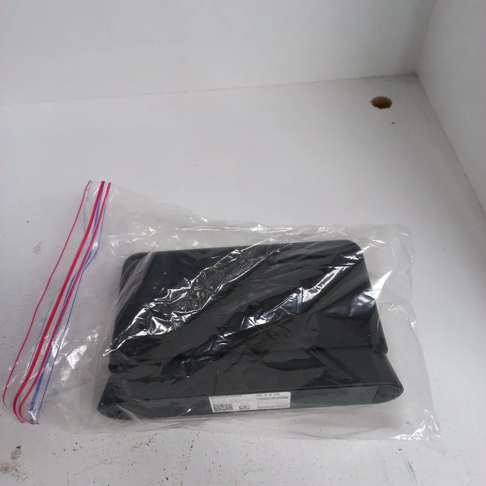 TOTE OF APPROXIMATELY 12 ASSORTED ITEMS TO INCLUDE: EE ROUTER