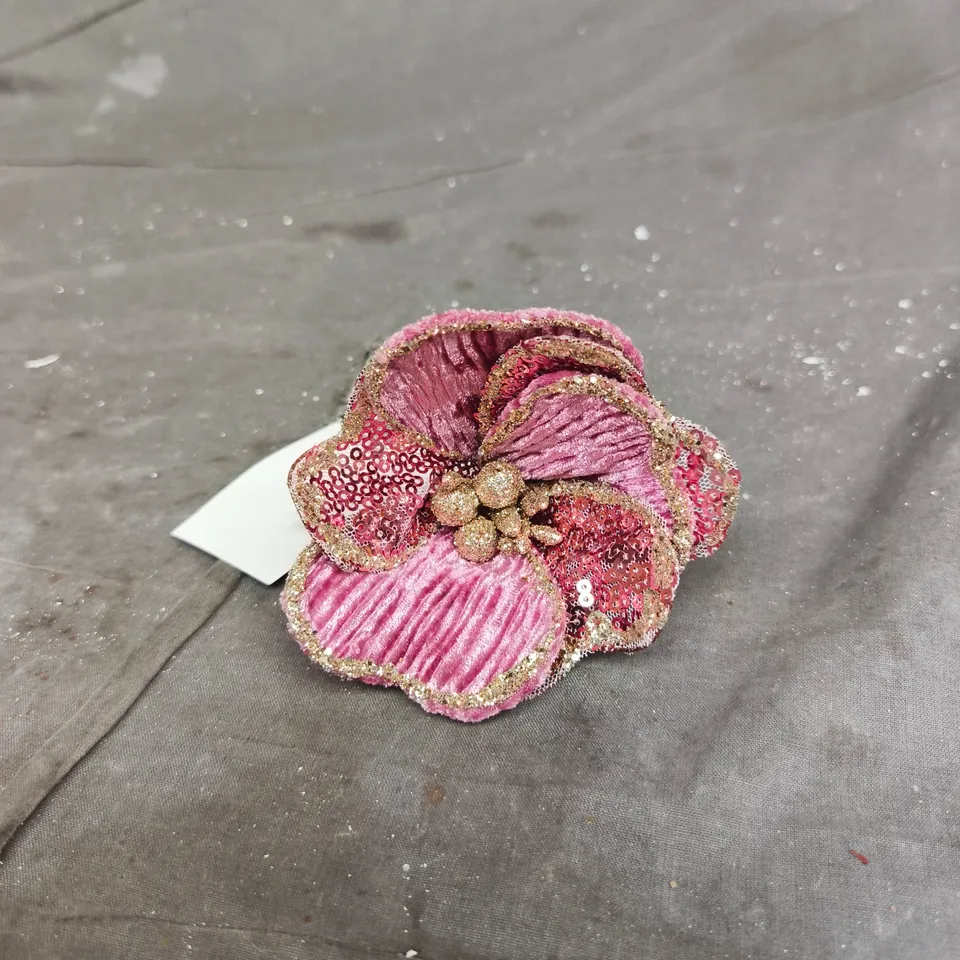 APPROXIMATELY 12 GISELA GRAHAM PINK SPARKLE FLOWER DECORATIONS WITH CLIP