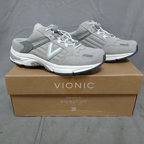 BOXED PAIR OF VIONIC 23 WALK LOAFER MULES IN PALOMA GREY SIZE 4