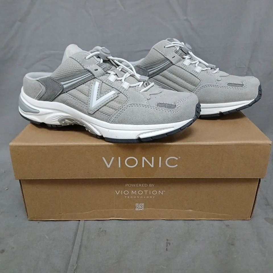 BOXED PAIR OF VIONIC 23 WALK LOAFER MULES IN PALOMA GREY SIZE 4
